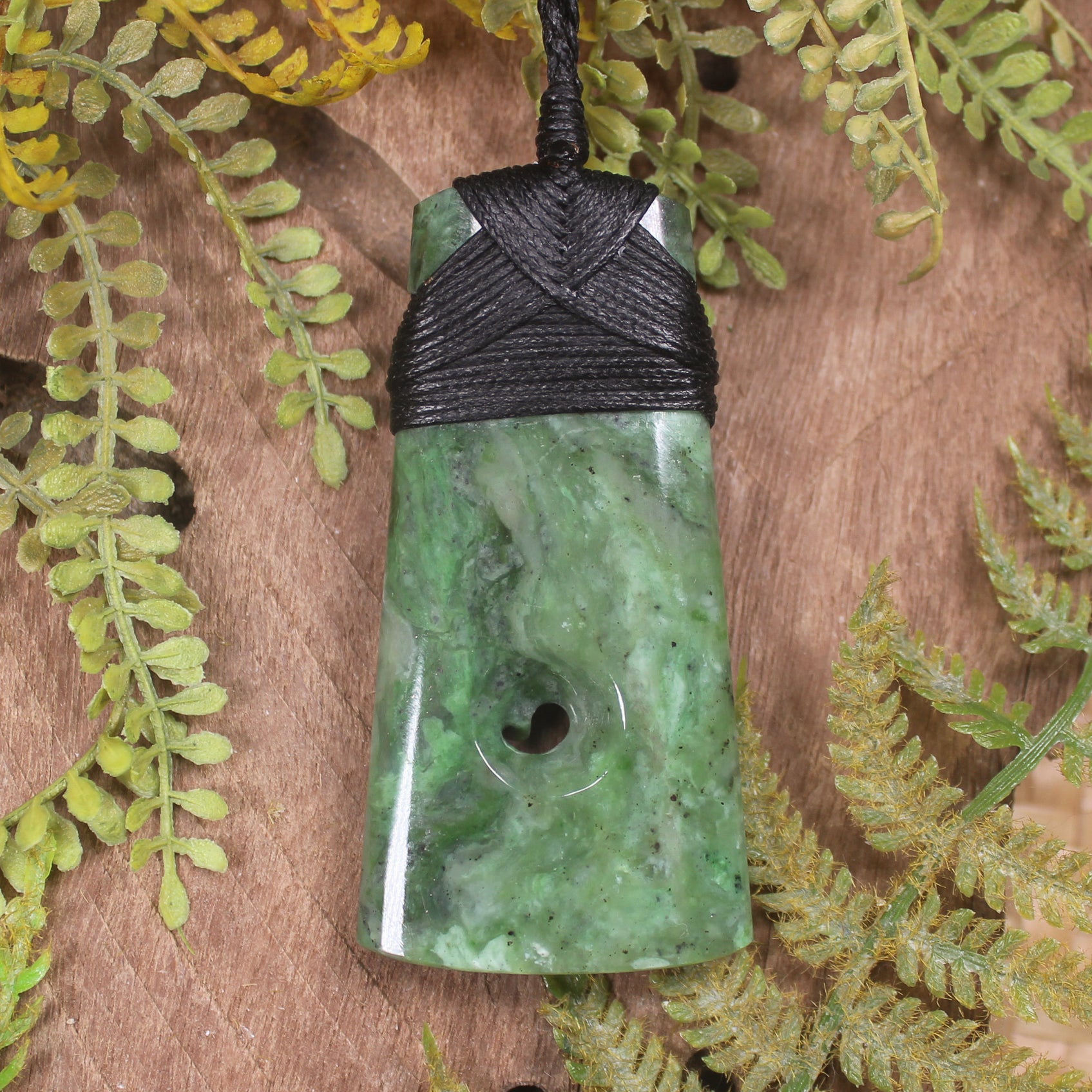 Hapopo Pounamu Toki with Koru - NZ Greenstone