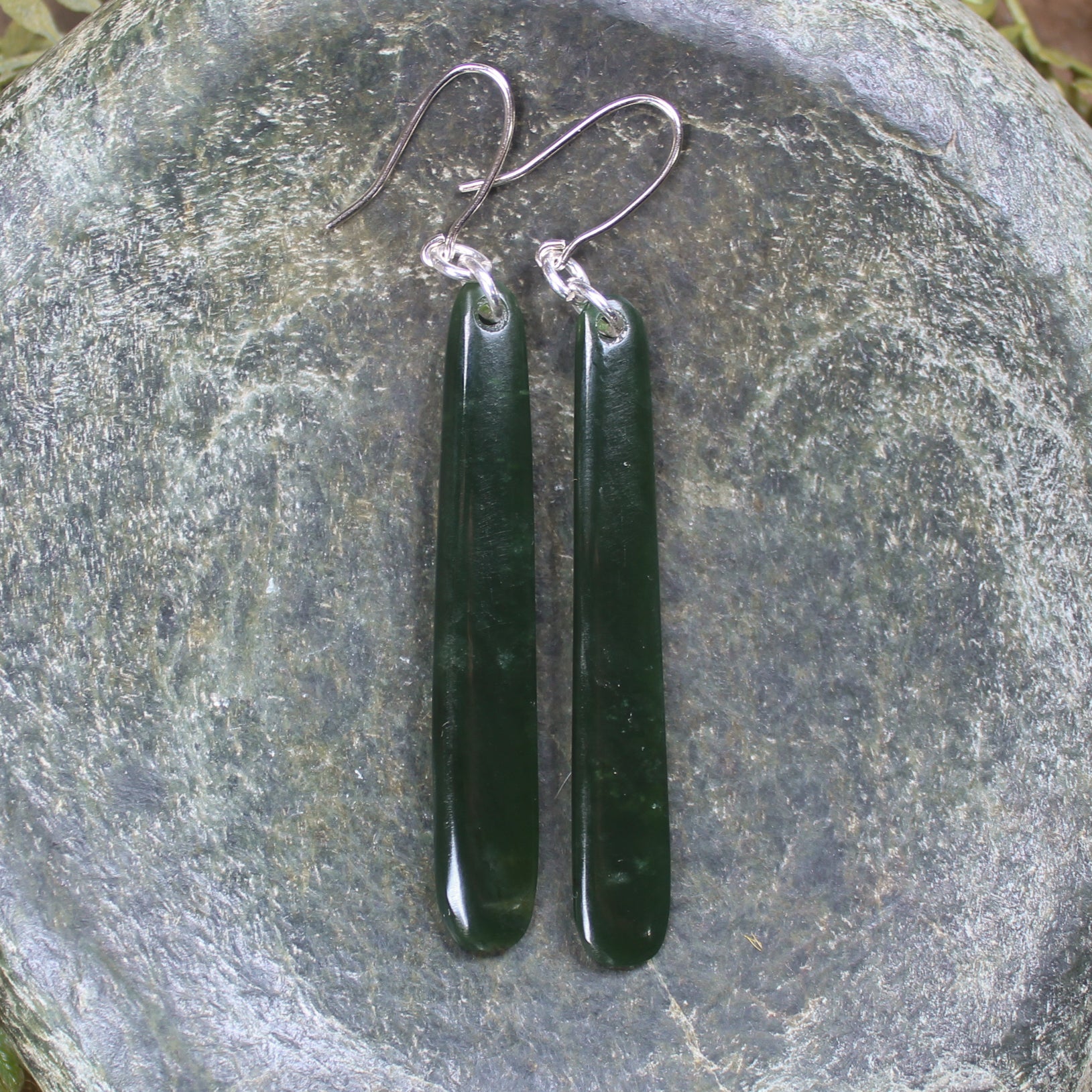 Roimata or Teardrop earrings carved from Kawakawa Pounamu - NZ Greenstone