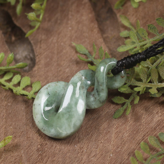 Twist or Pikorua carved from Hapopo Pounamu - NZ Greenstone