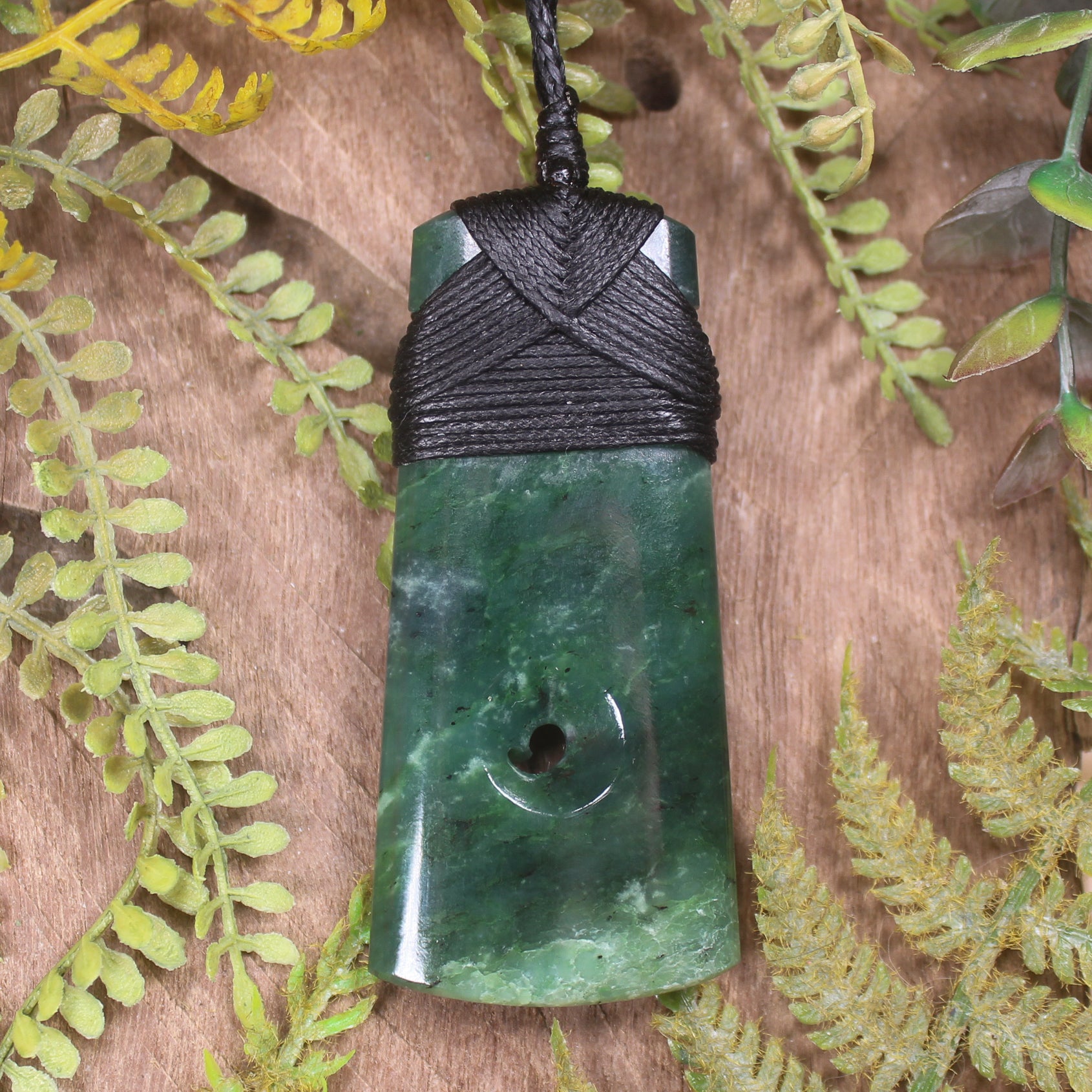 Kawakawa Pounamu Toki with Koru