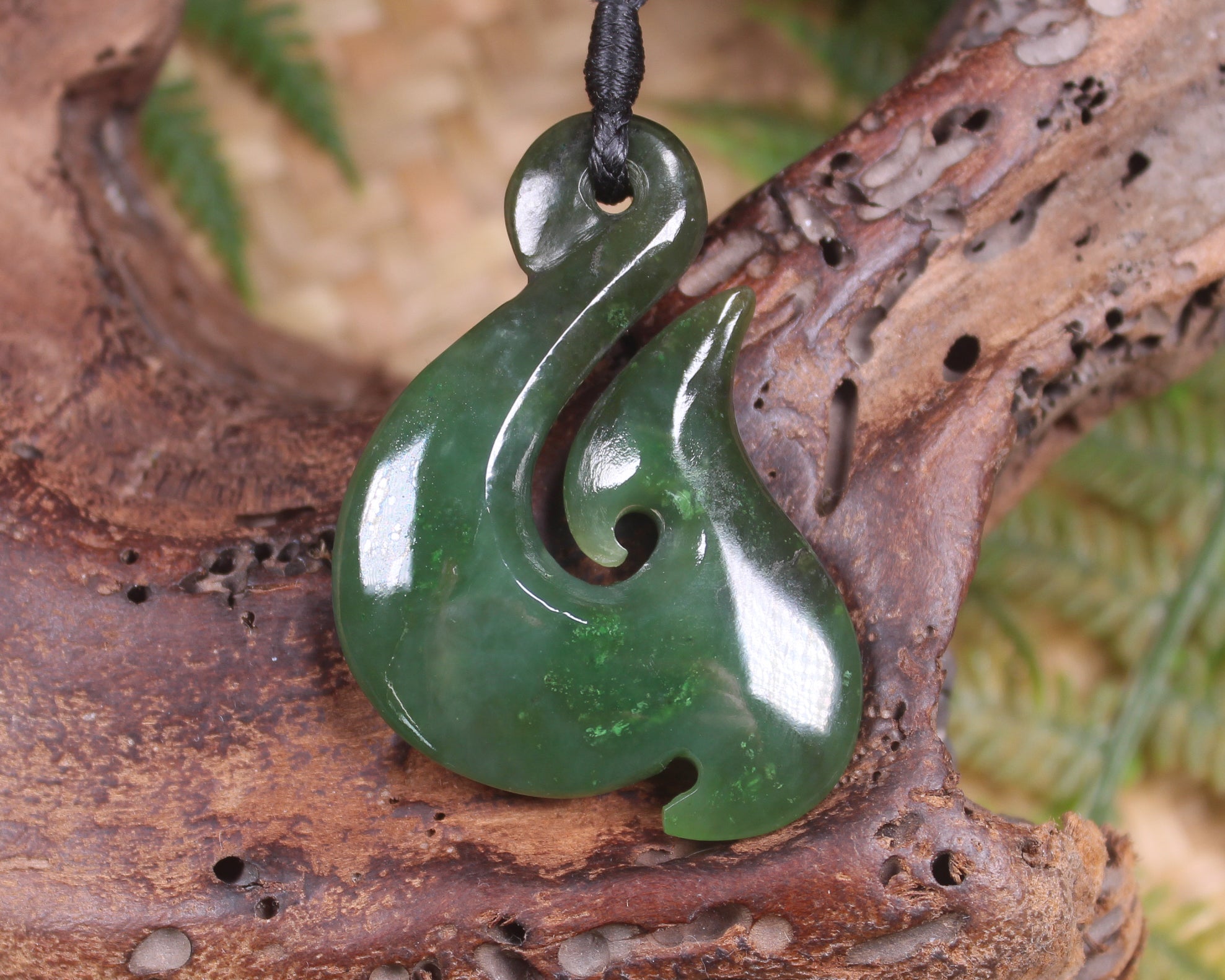 Hei Matau or Fish Hook carved from Kawakawa Pounamu - NZ Greenstone