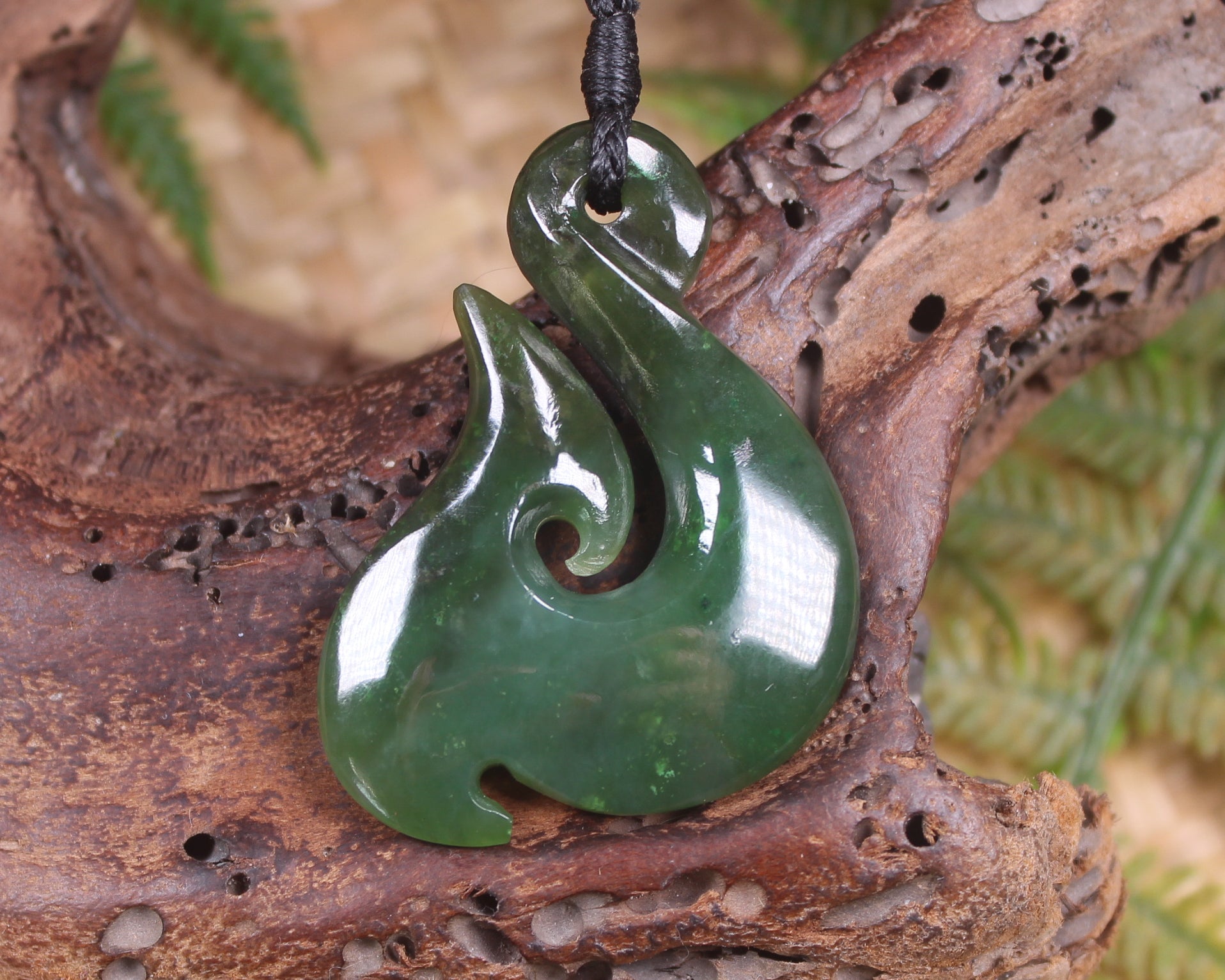 Hei Matau or Fish Hook carved from Kawakawa Pounamu - NZ Greenstone