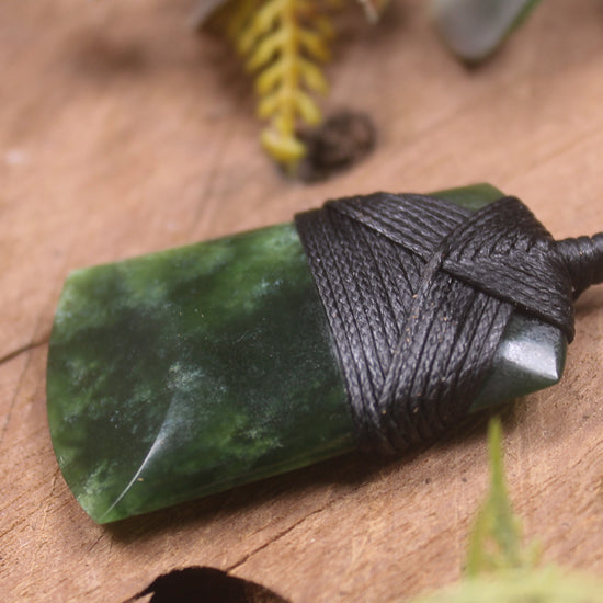 Kawakawa Pounamu Toki