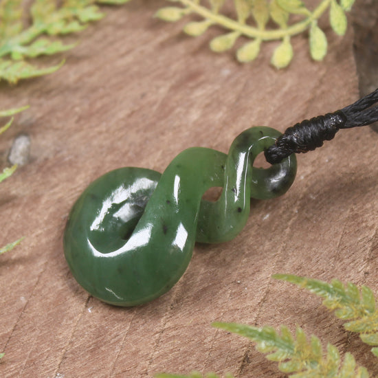 Twist or Pikorua carved from Hapopo Pounamu - NZ Greenstone