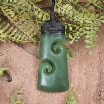Hapopo Pounamu Toki with Koru - NZ Greenstone