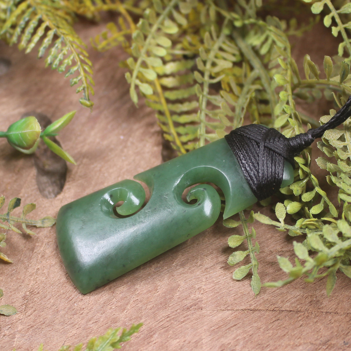 Hapopo Pounamu Toki with Koru - NZ Greenstone