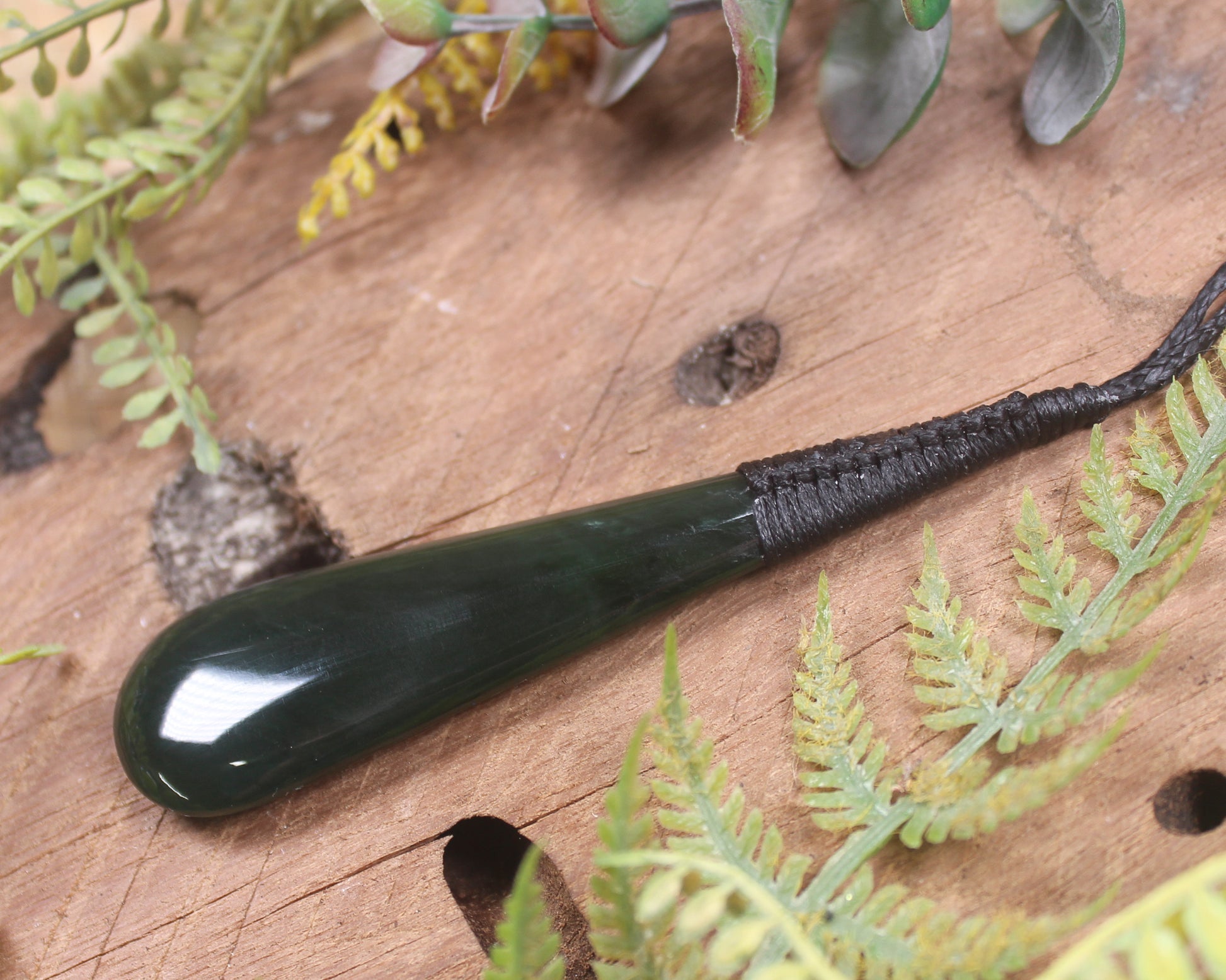 Kawakawa Pounamu Roimata Pendant - NZ Greenstone