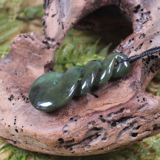 Twist or Pikorua carved from Rimu Pounamu - NZ Greenstone