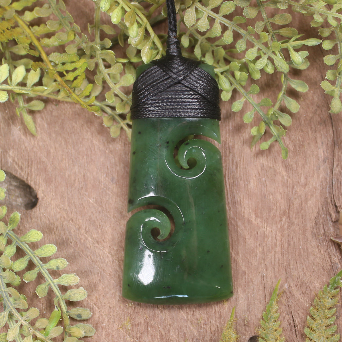 Toki with Koru pounamu pendant - NZ Greenstone