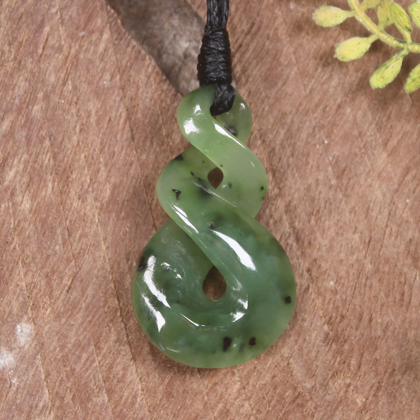 Twist or Pikorua carved from Hapopo Pounamu - NZ Greenstone