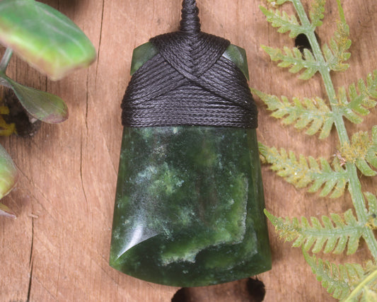 Kawakawa Pounamu Toki