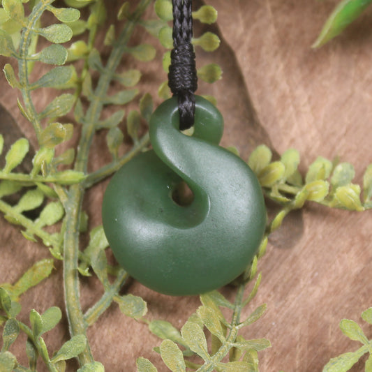 Twist or Pikorua carved from Hapopo Pounamu - NZ Greenstone