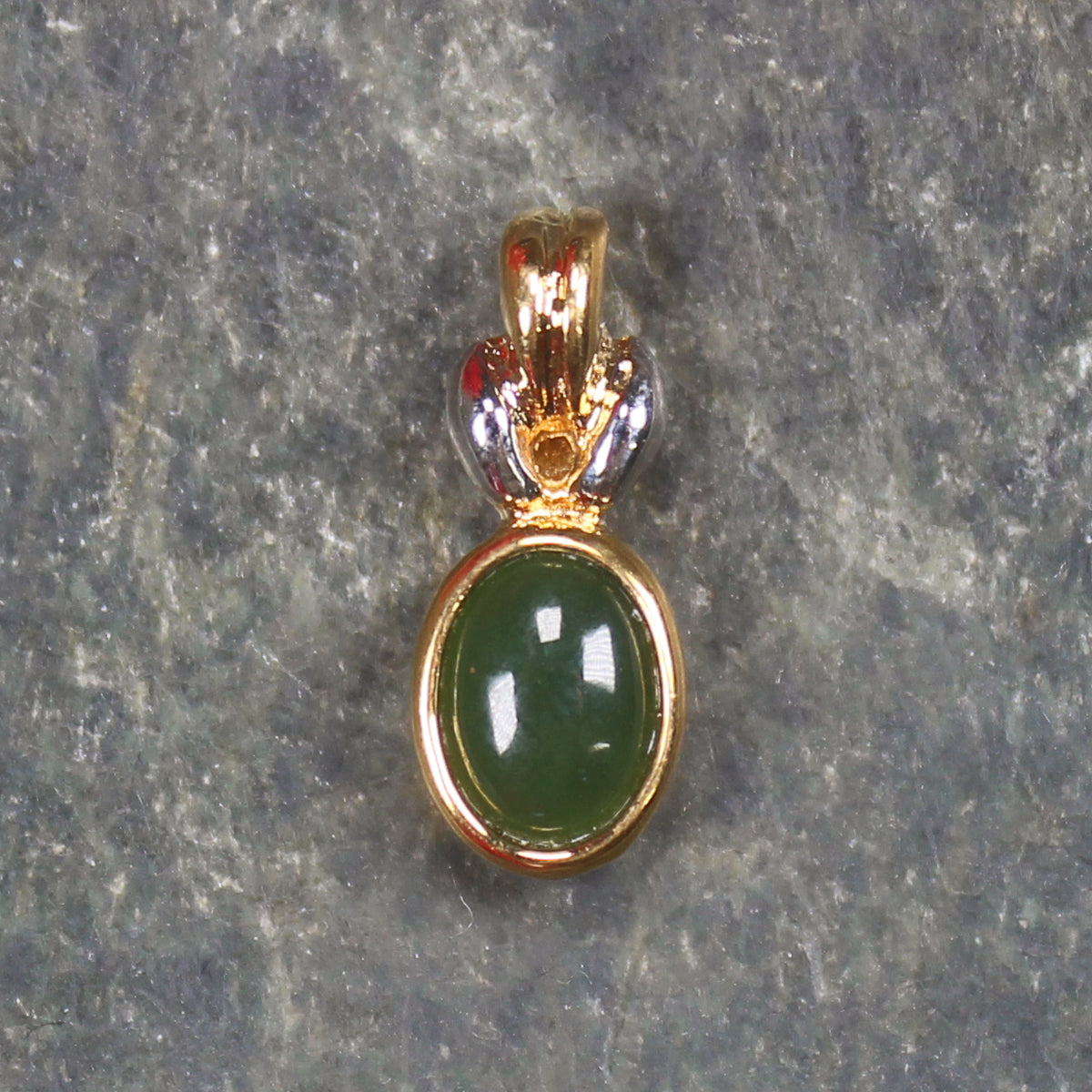 gold plated pendant Kawakawa pounamu