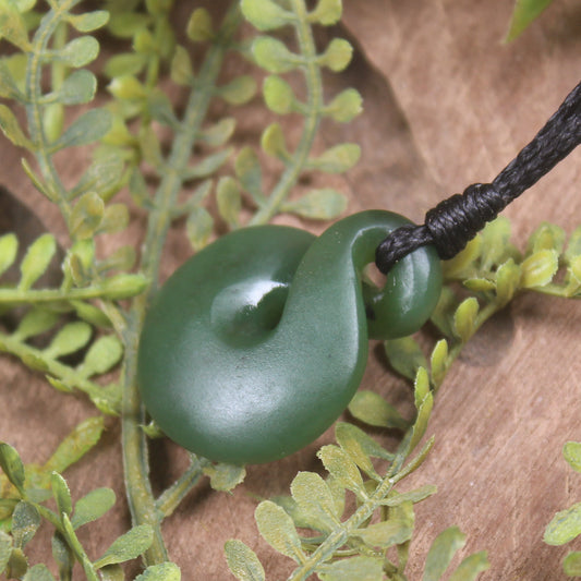 Twist or Pikorua carved from Hapopo Pounamu - NZ Greenstone