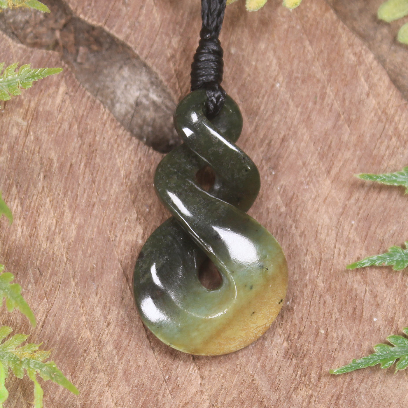 Twist or Pikorua carved from Flower Jade Pounamu - NZ Greenstone