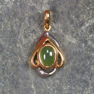 gold plated pendant Kawakawa pounamu