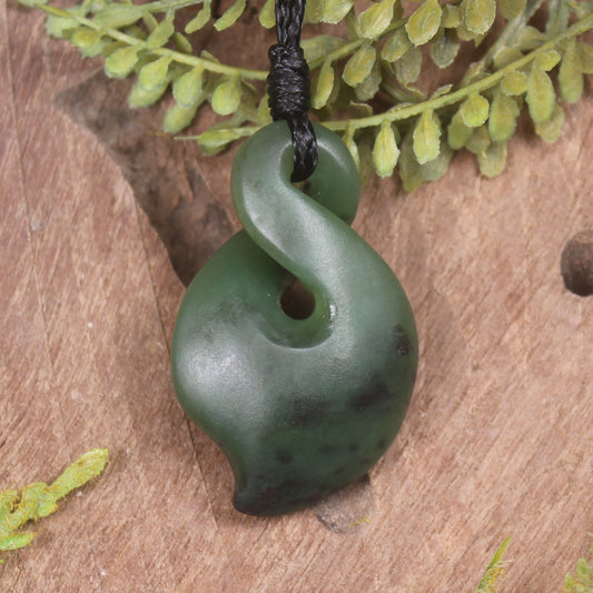 Twist or Pikorua carved from Hapopo Pounamu - NZ Greenstone