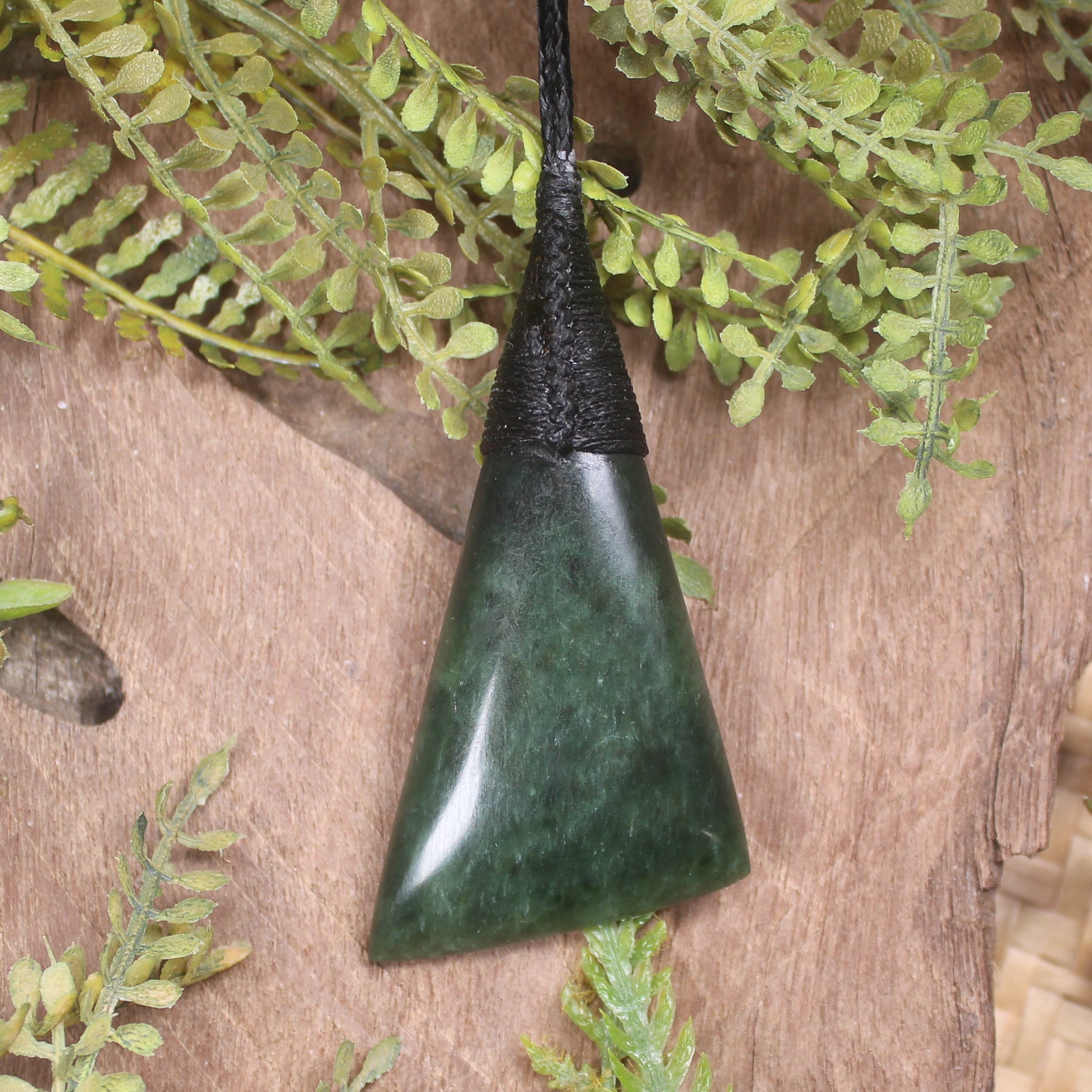 Kawakawa Pounamu Toki