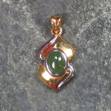 gold plated pendant Kawakawa pounamu