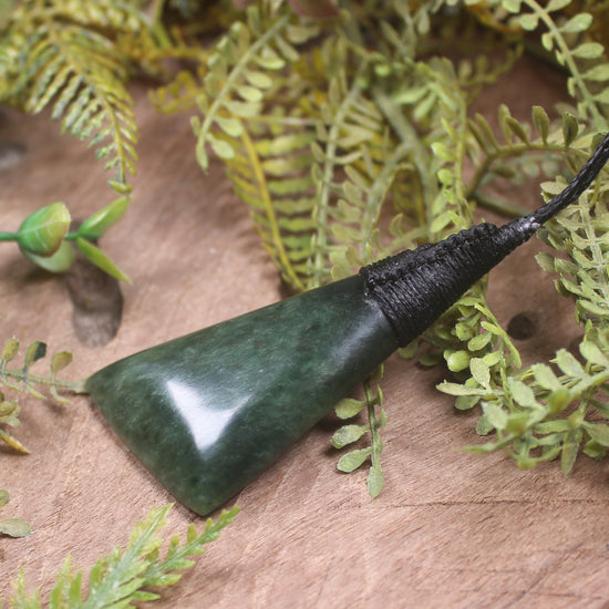 Kawakawa Pounamu Toki