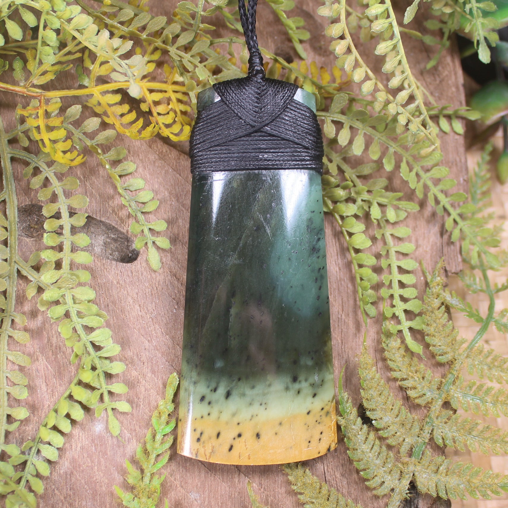 Flower Jade Pounamu Toki Pendant - NZ Greenstone