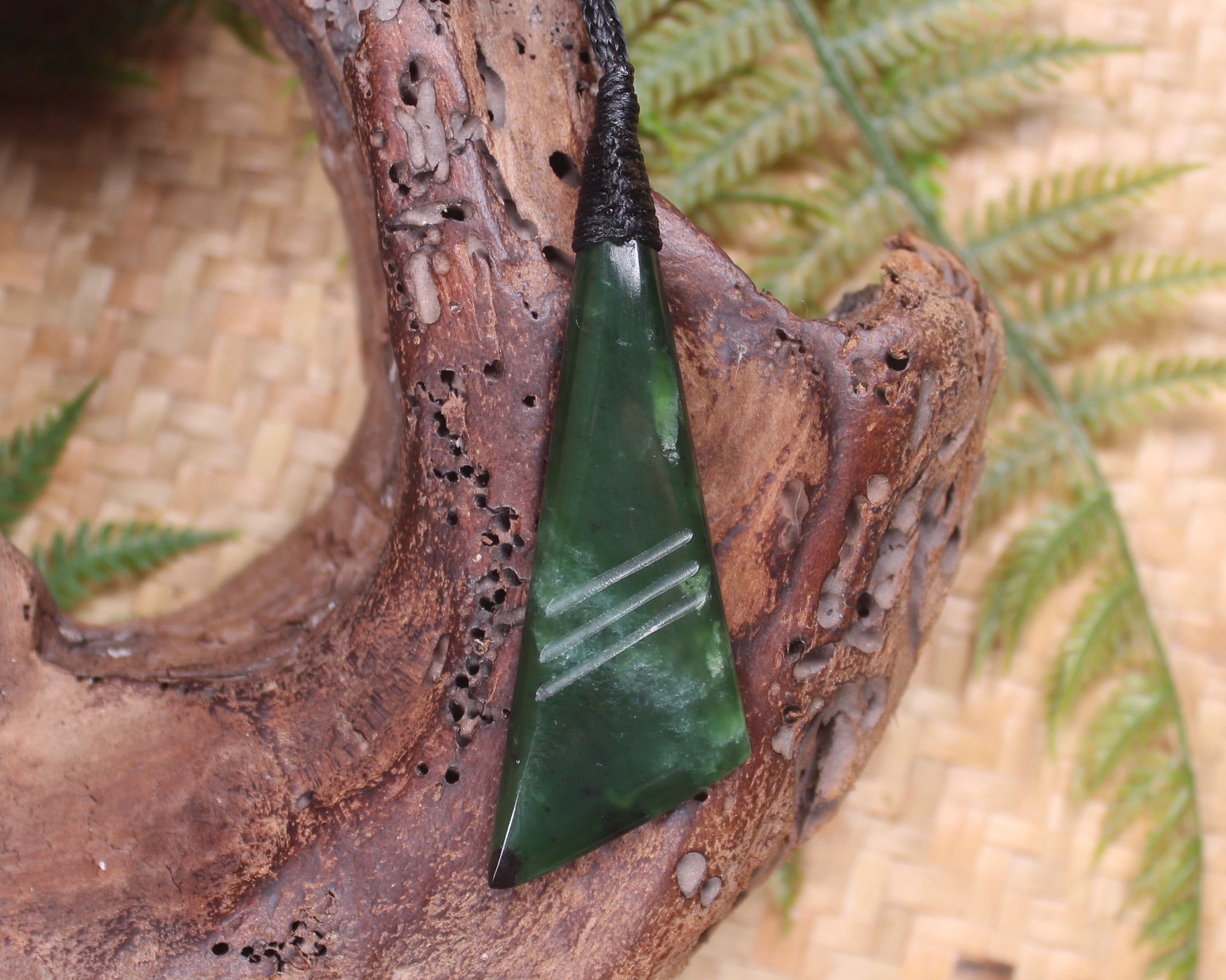 Kawakawa Pounamu Toki