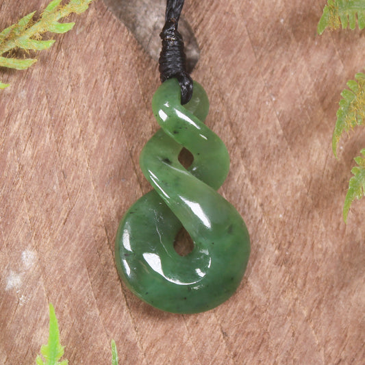 Twist or Pikorua carved from Hapopo Pounamu - NZ Greenstone