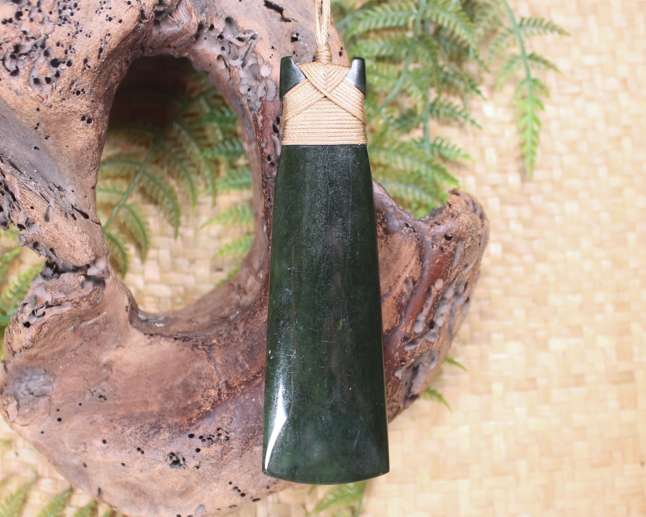 Kawakawa Pounamu Toki