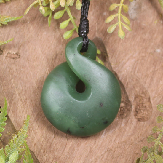 Twist or Pikorua carved from Hapopo Pounamu - NZ Greenstone