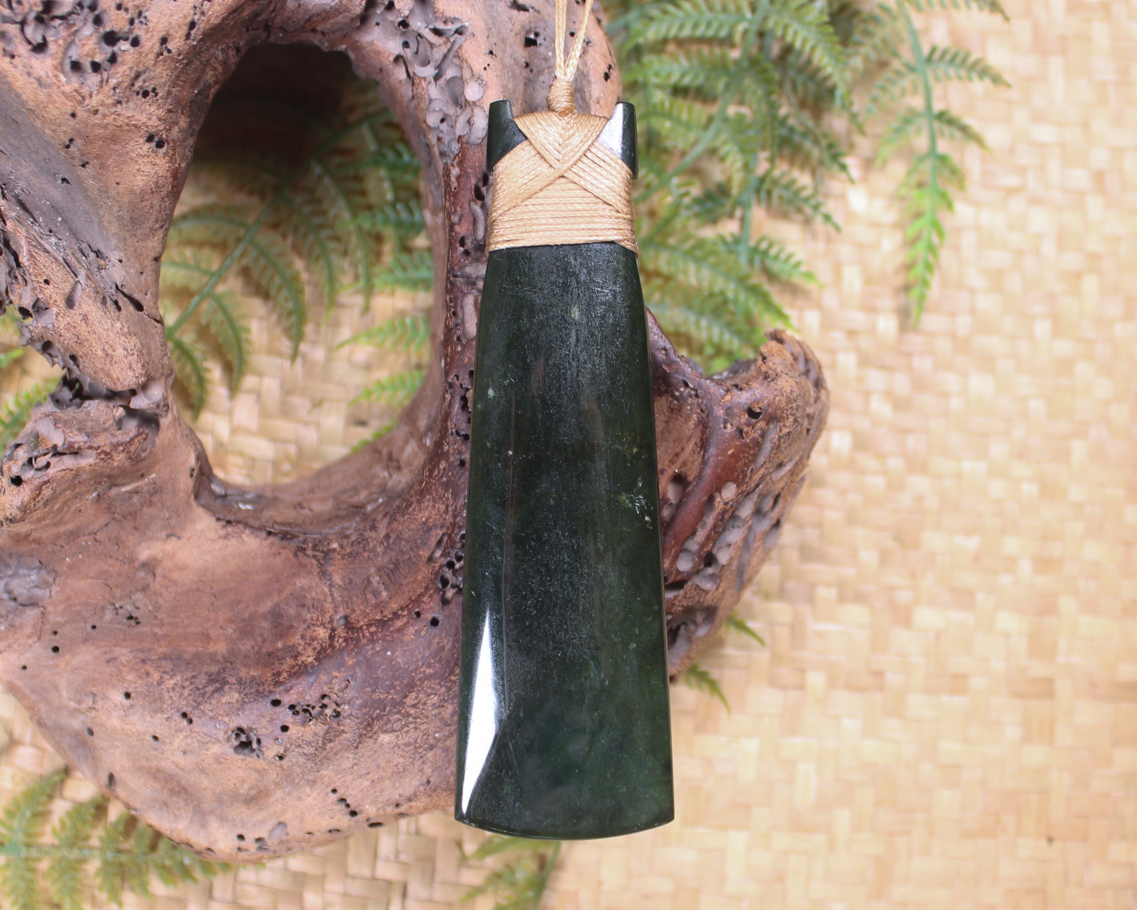 Kawakawa Pounamu Toki