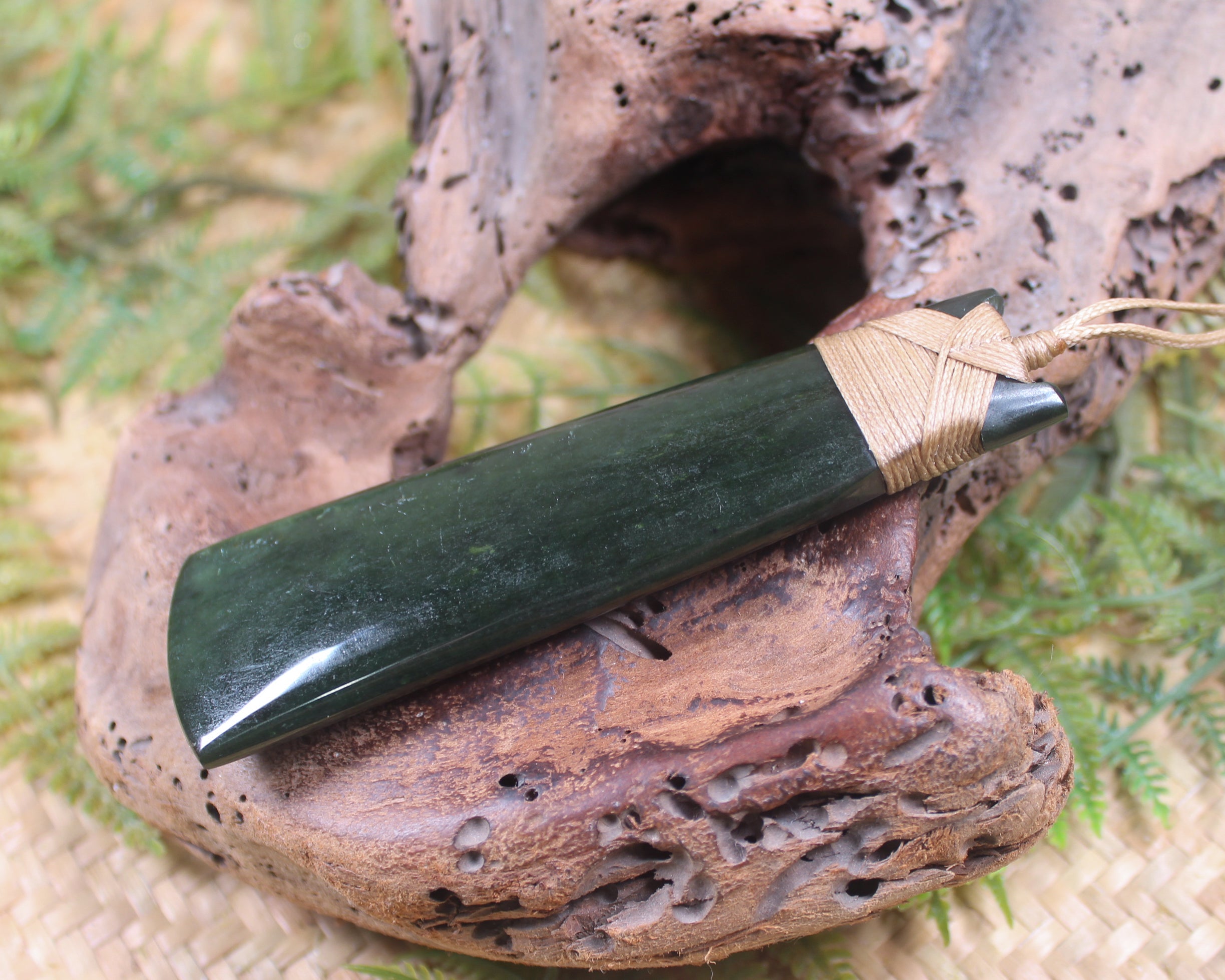 Kawakawa Pounamu Toki