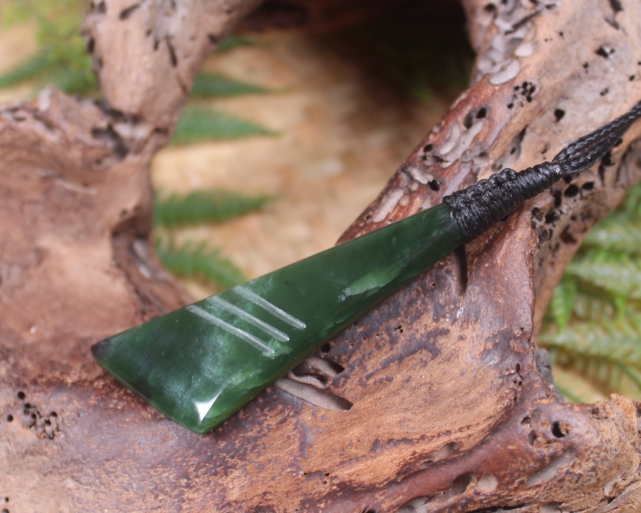 Kawakawa Pounamu Toki