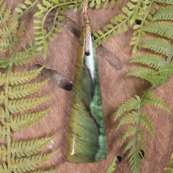 Flower Jade Pounamu Toki