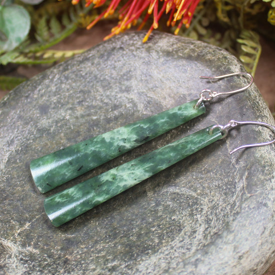 Roimata or Teardrop earrings carved from Kawakawa Pounamu - NZ Greenstone