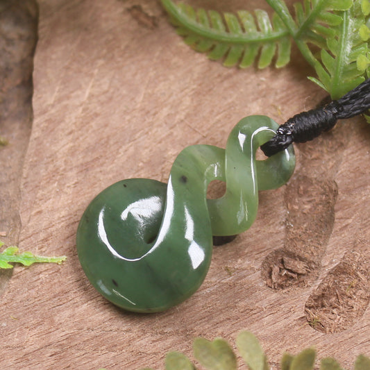 Twist or Pikorua carved from Hapopo Pounamu - NZ Greenstone
