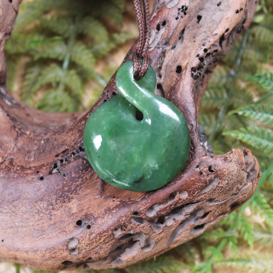 Twist or Pikorua carved from Hapopo Pounamu - NZ Greenstone