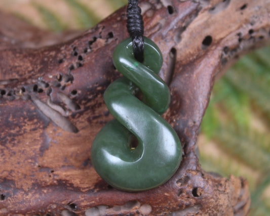 Twist carved from Kawakawa Pounamu - NZ Greenstone