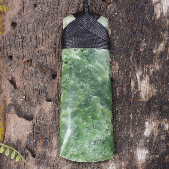 Hapopo Pounamu Toki - NZ Greenstone