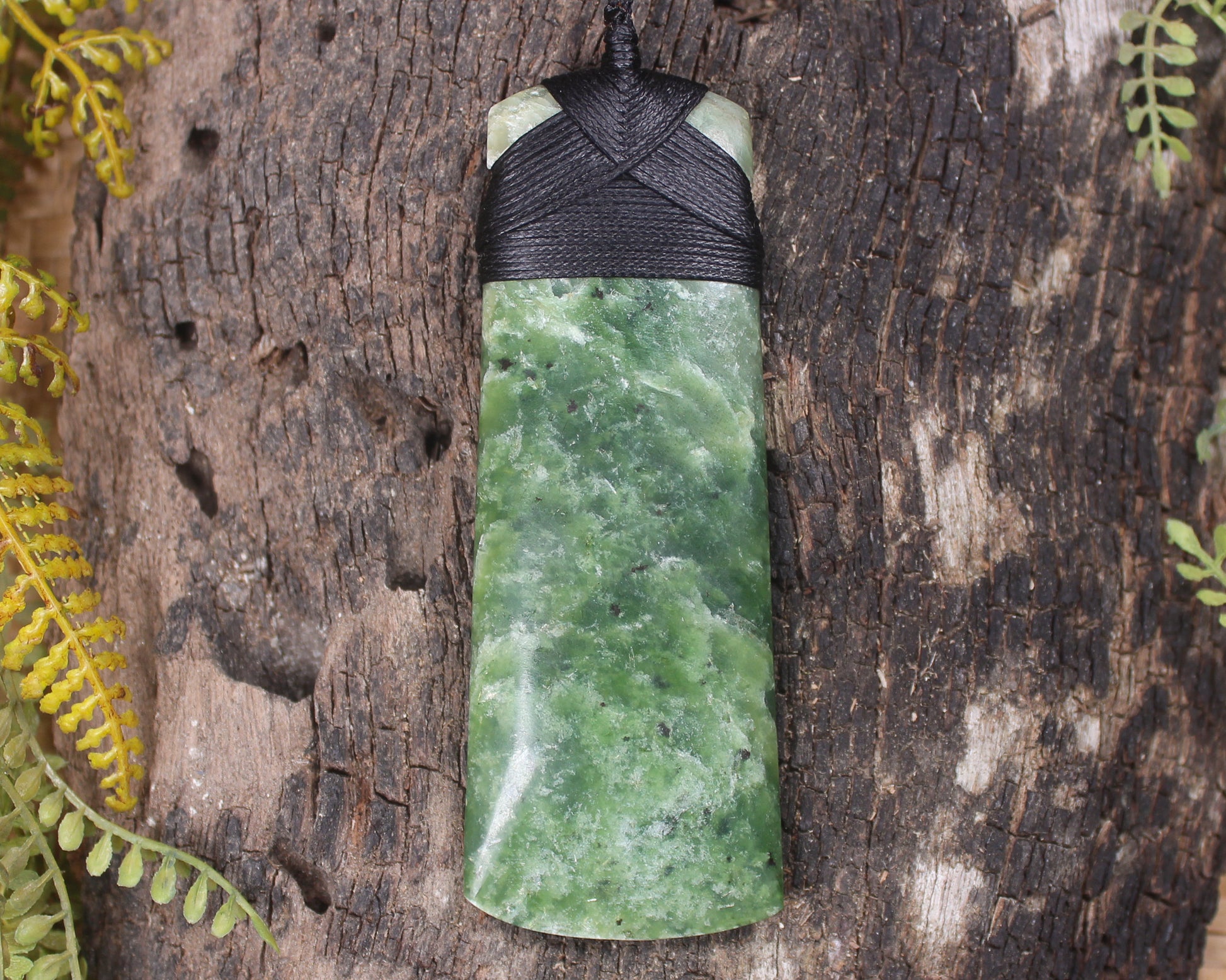 Hapopo Pounamu Toki - NZ Greenstone