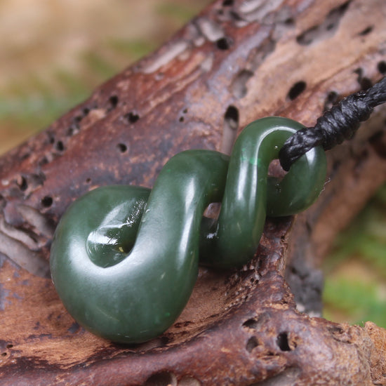 Twist carved from Kawakawa Pounamu - NZ Greenstone