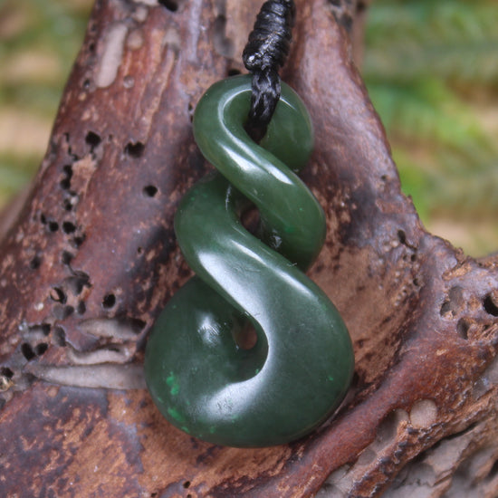 Twist carved from Kawakawa Pounamu - NZ Greenstone