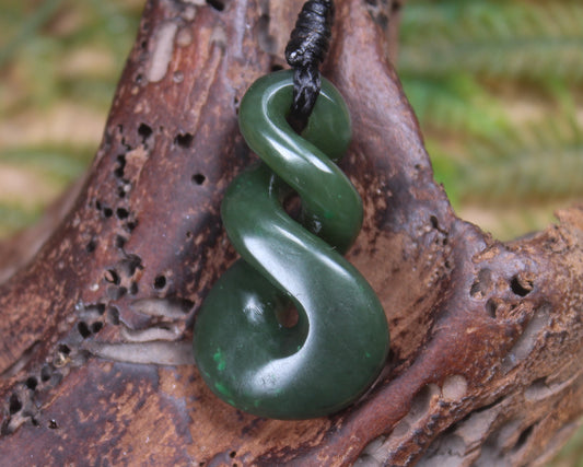 Twist carved from Kawakawa Pounamu - NZ Greenstone