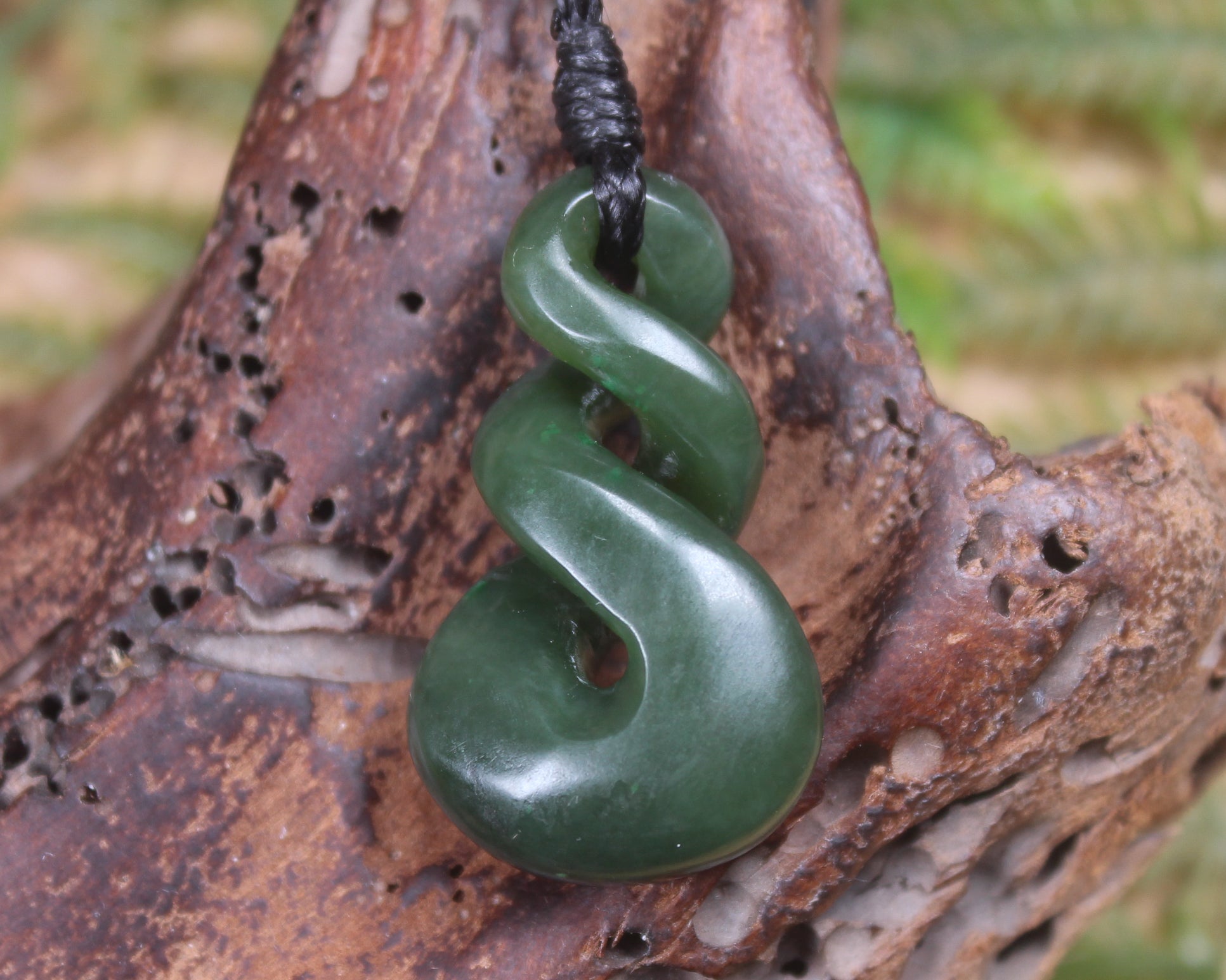 Twist carved from Kawakawa Pounamu - NZ Greenstone