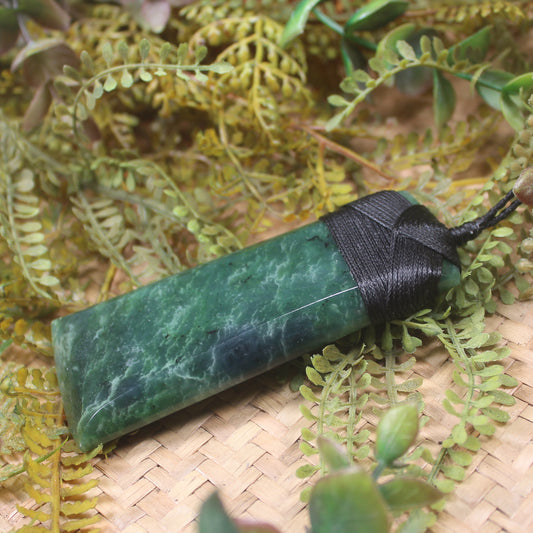 Kawakawa Pounamu Toki
