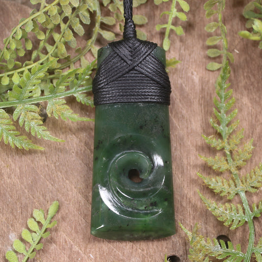 Kawakawa Pounamu Toki with Koru
