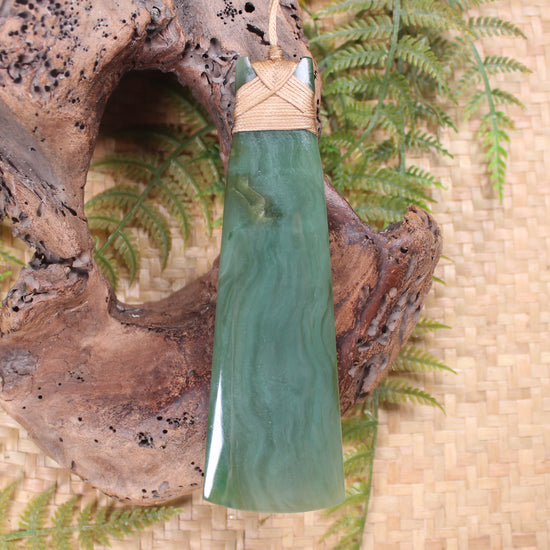 Toki or Adze Pendant carved from Inanga Pounamu - NZ Greenstone