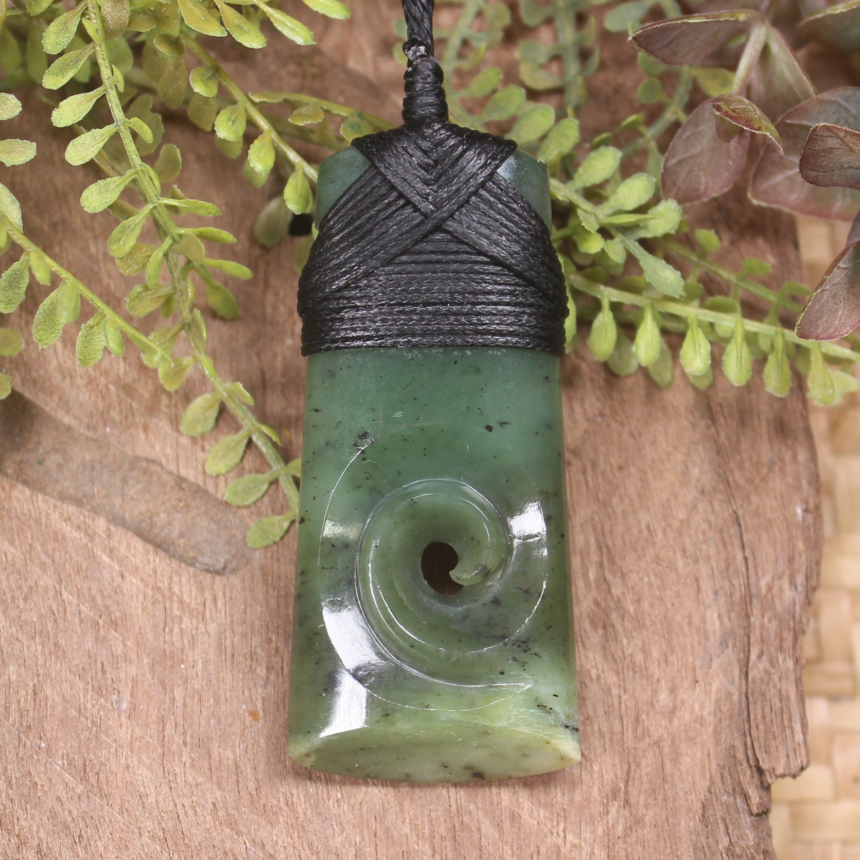 Hapopo Pounamu Toki with Koru - NZ Greenstone