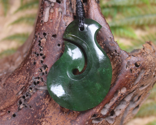 Hei Matau or Fish Hook carved from Kawakawa Pounamu - NZ Greenstone
