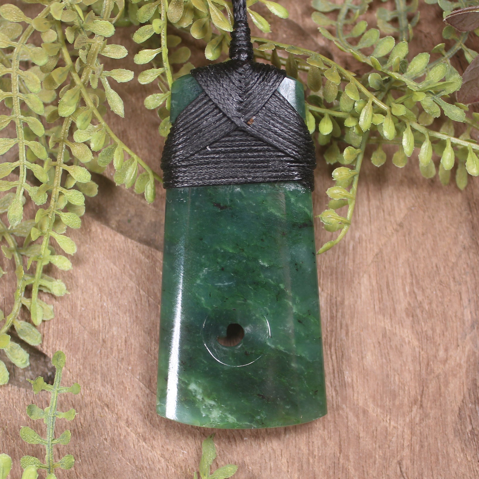 Kawakawa Pounamu Toki with Koru