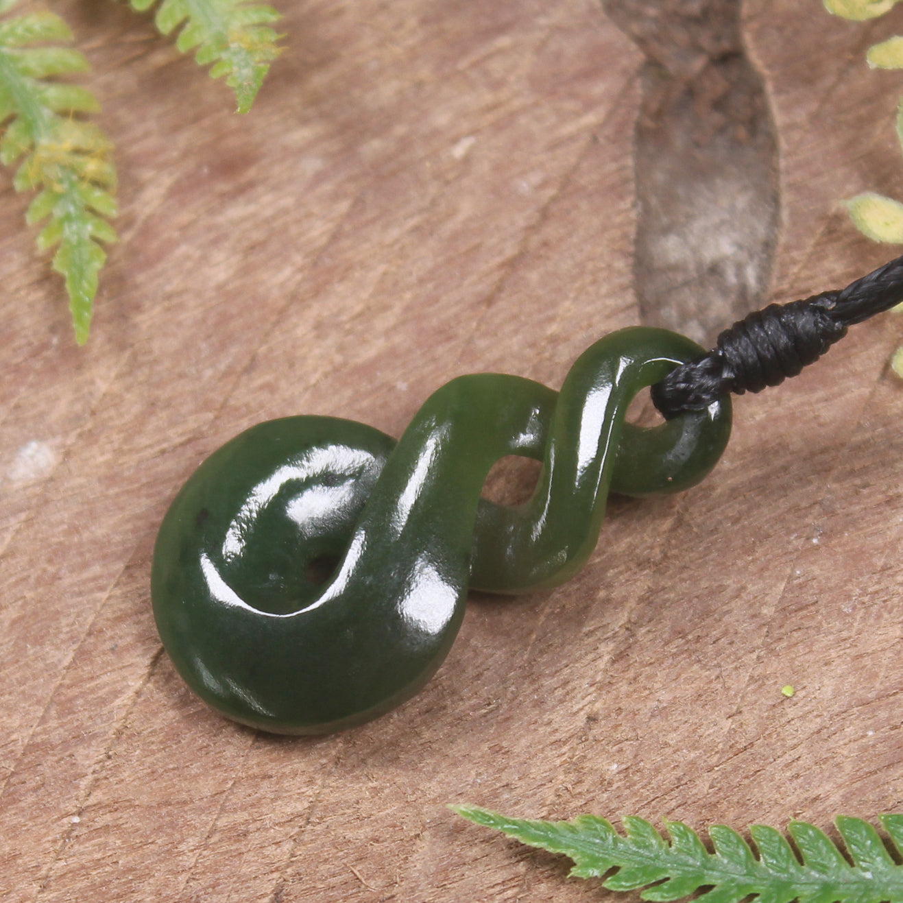 Twist carved from Kawakawa Pounamu - NZ Greenstone